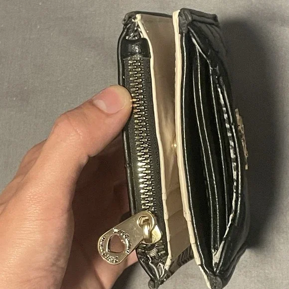 Juicy Couture Women's Heart Quilted Foldable Wallet - Picture 5 of 7